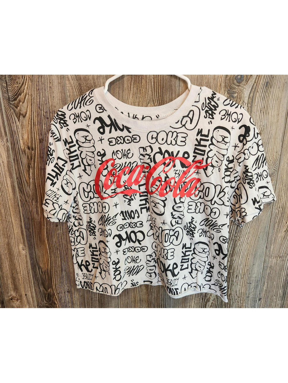 Coca-Cola Coke Love Tribe Women Crop Top T-Shirt Size XL  Graffiti White & Red